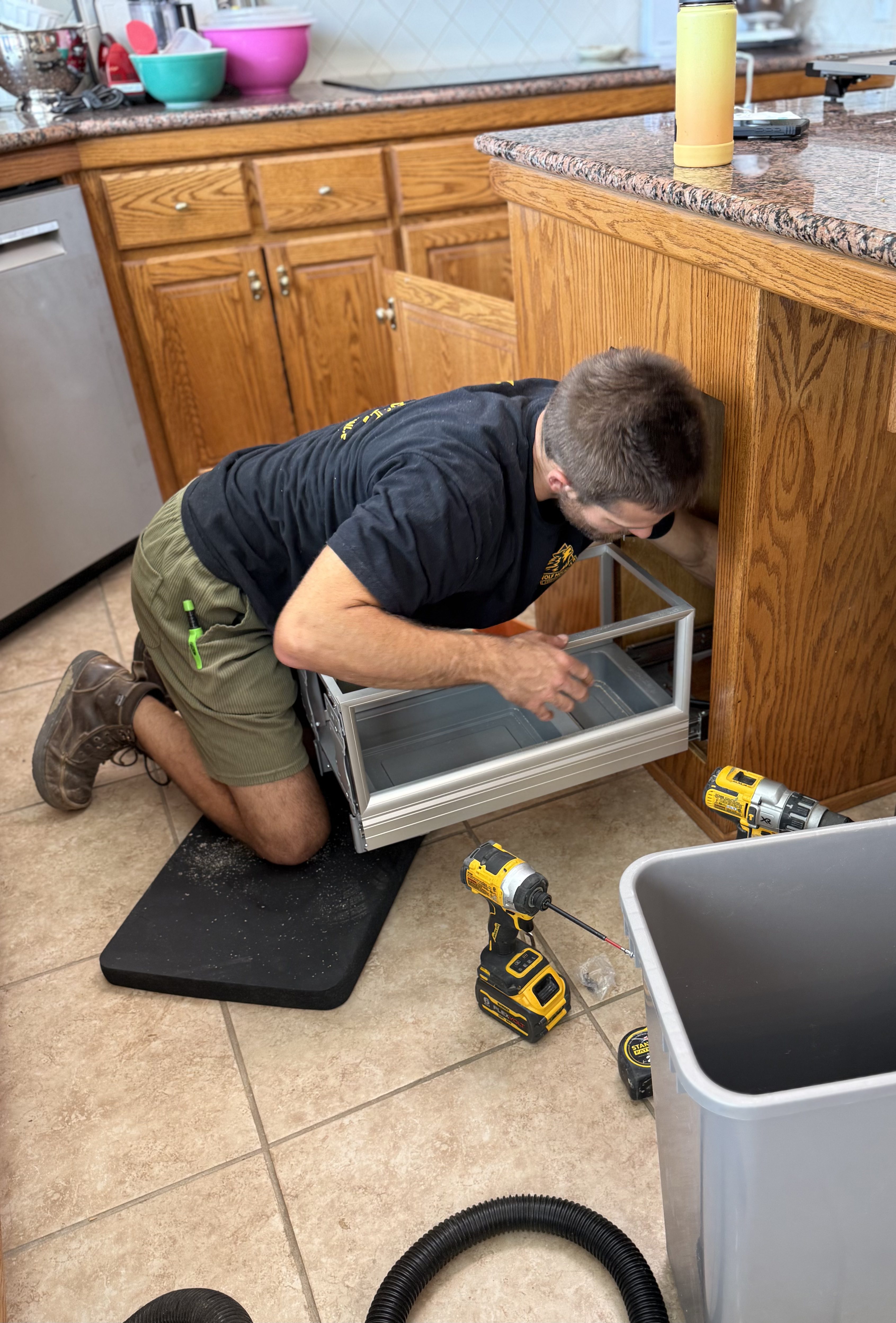 Fitting the drawer frame